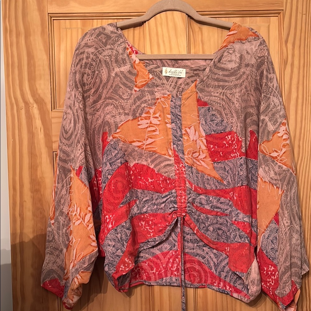 Such a vibe!!! This versatile silk top from Kantha ~ one of a kind print  💜🧡❤️